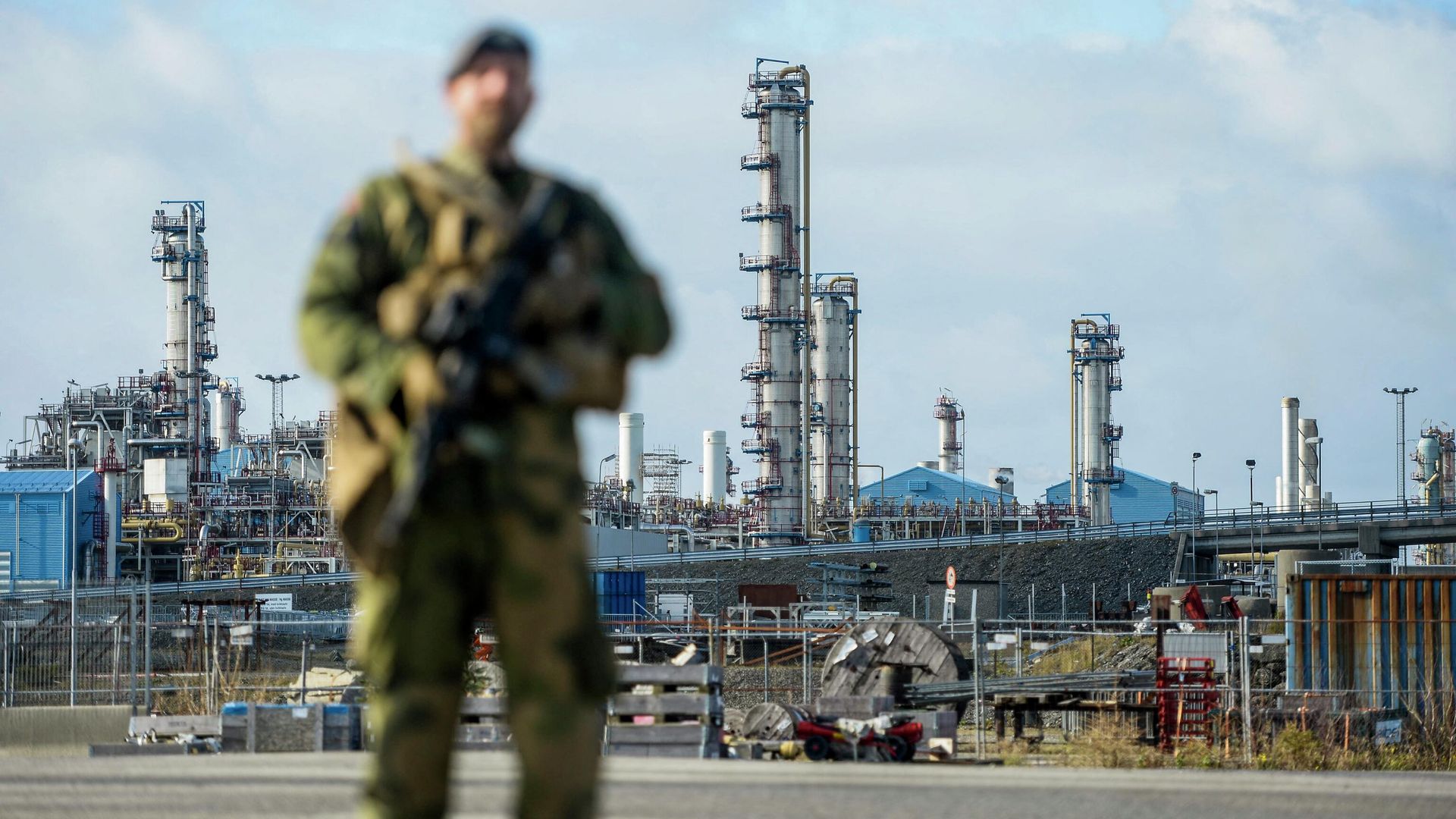 Военнослужащий территориальной обороны Норвегии на газоперерабатывающем заводе в Карсте, Норвегия. 3 октября 2022 Военнослужащий территориальной обороны Норвегии на газоперерабатывающем заводе в Карсте, Норвегия. 3 октября 2022 - РИА Новости, 1920, 04.10.2022