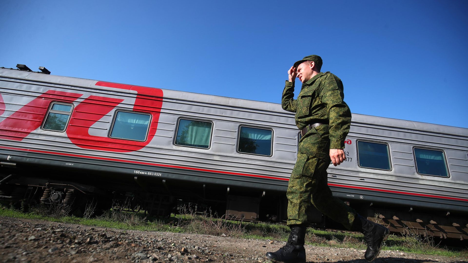 Мужчина, призванный на военную службу в ходе частичной мобилизации и прошедший одиночную огневую подготовку на полигоне в Волгоградской области Мужчина, призванный на военную службу в ходе частичной мобилизации и прошедший одиночную огневую подготовку на полигоне в Волгоградской области - РИА Новости, 1920, 10.10.2022