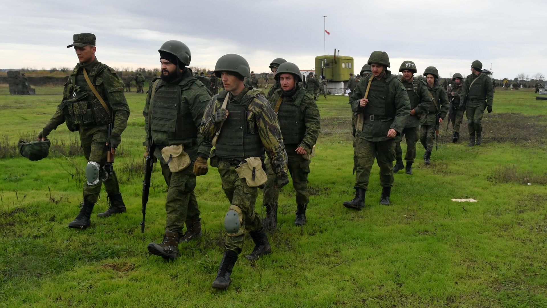 Подготовка призванных в рамках частичной мобилизации в РФ на полигоне в ДНР Подготовка призванных в рамках частичной мобилизации в РФ на полигоне в ДНР - РИА Новости, 1920, 08.10.2022