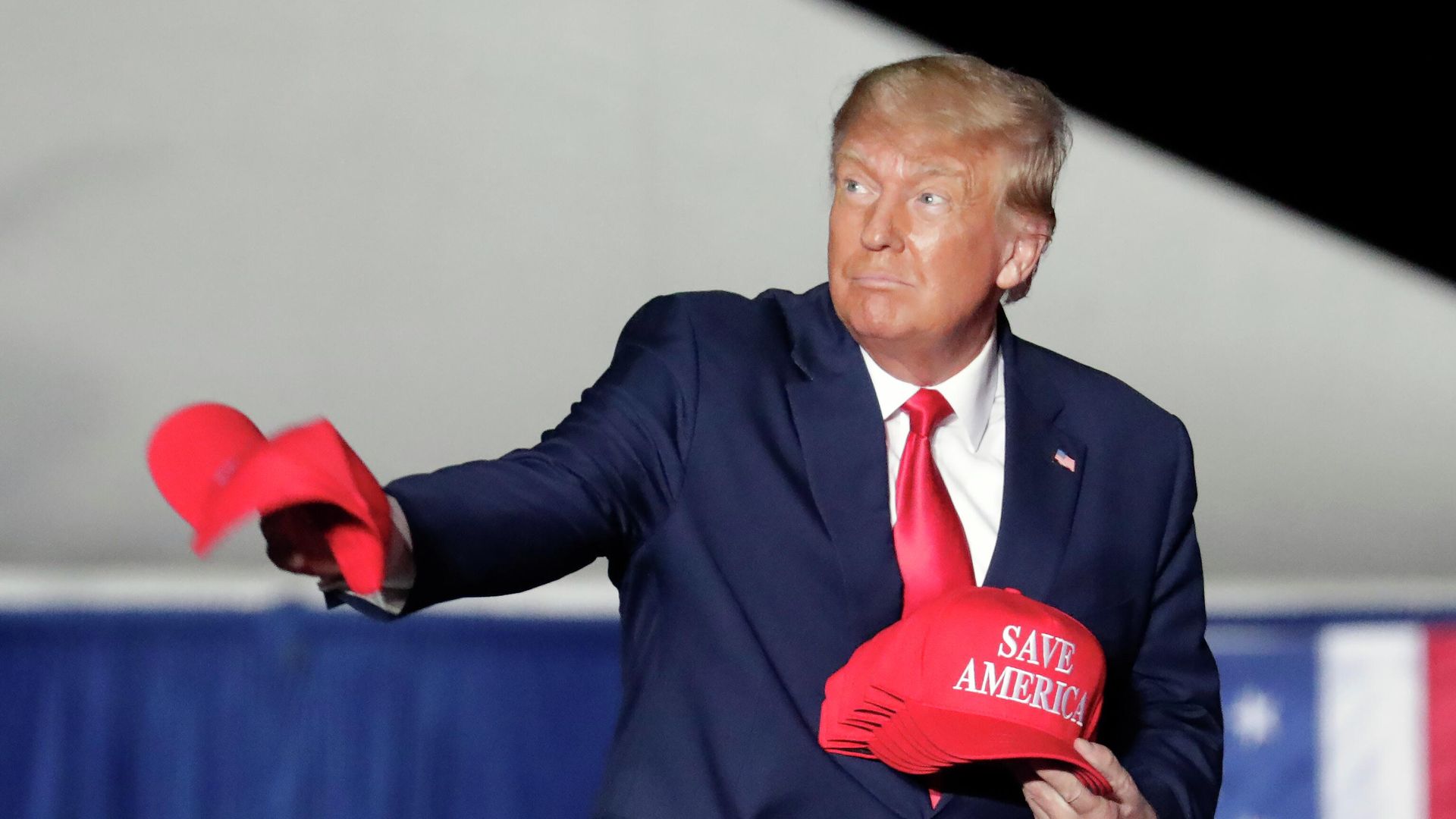 Бывший президент США Дональд Трамп во время митинга в Уилмингтоне, штат Северная Каролина - РИА Новости, 1920, 05.10.2022