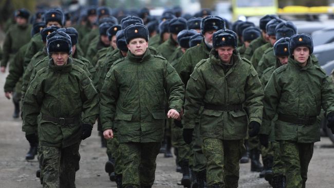 Военнослужащие