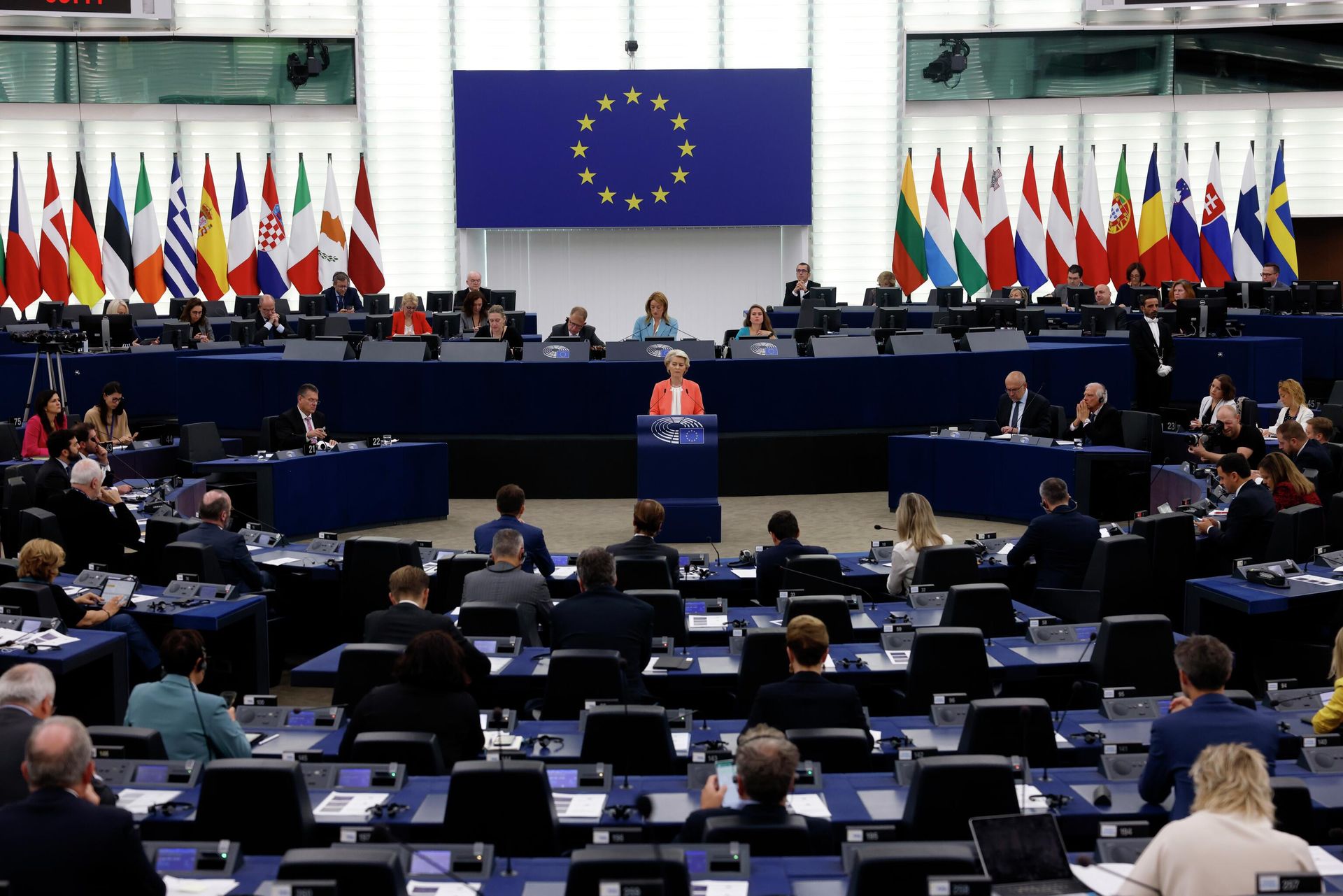 Глава Еврокомисии Урсула фон дер Ляйен выступает в Европейском парламенте в Страсбурге, Франция. 5 октября 2022 Глава Еврокомисии Урсула фон дер Ляйен выступает в Европейском парламенте в Страсбурге, Франция. 5 октября 2022 - РИА Новости, 1920, 02.05.2024
