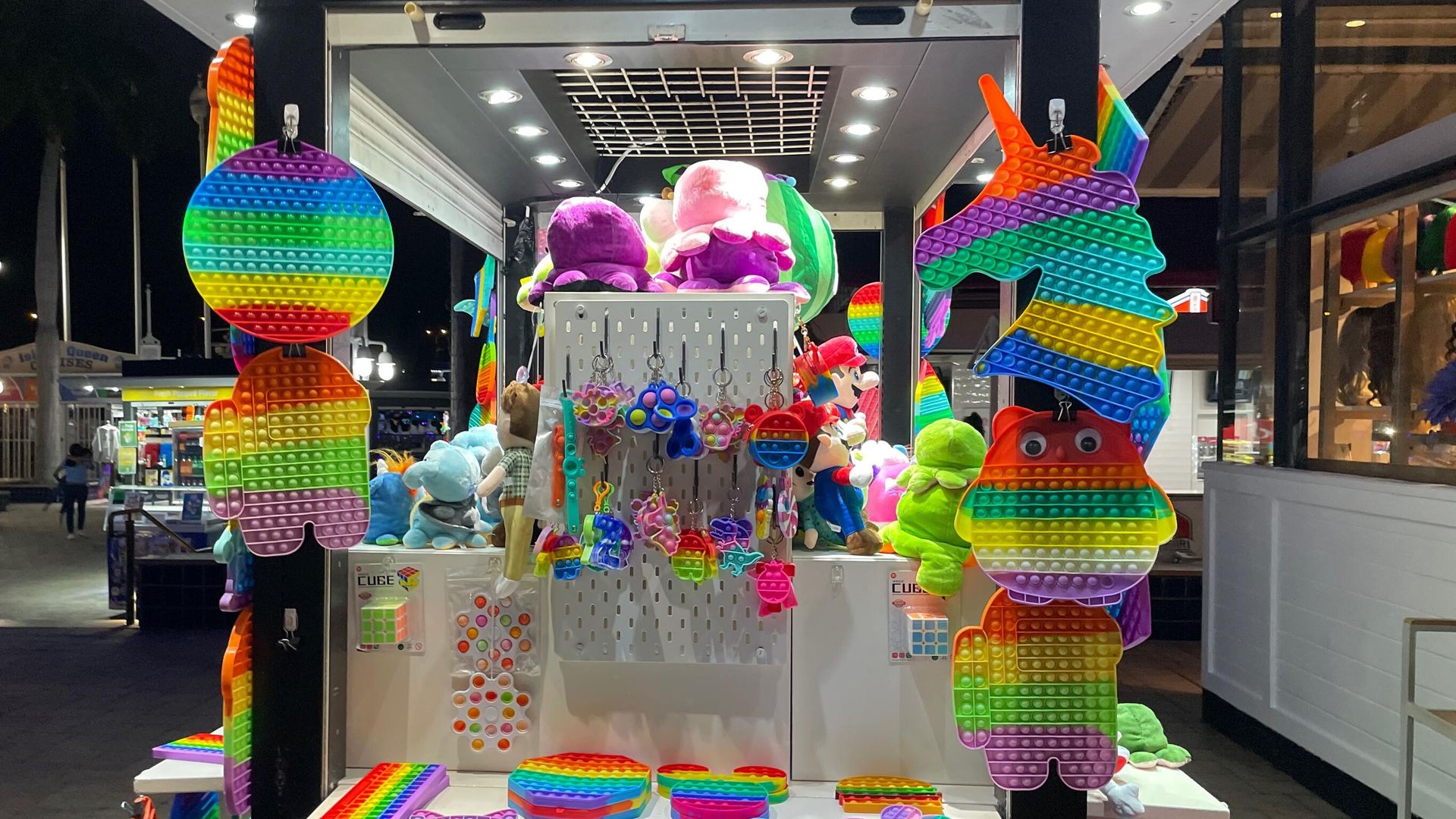 Продажа игрушек pop-it Продажа игрушек pop-it - РИА Новости, 1920, 06.10.2022