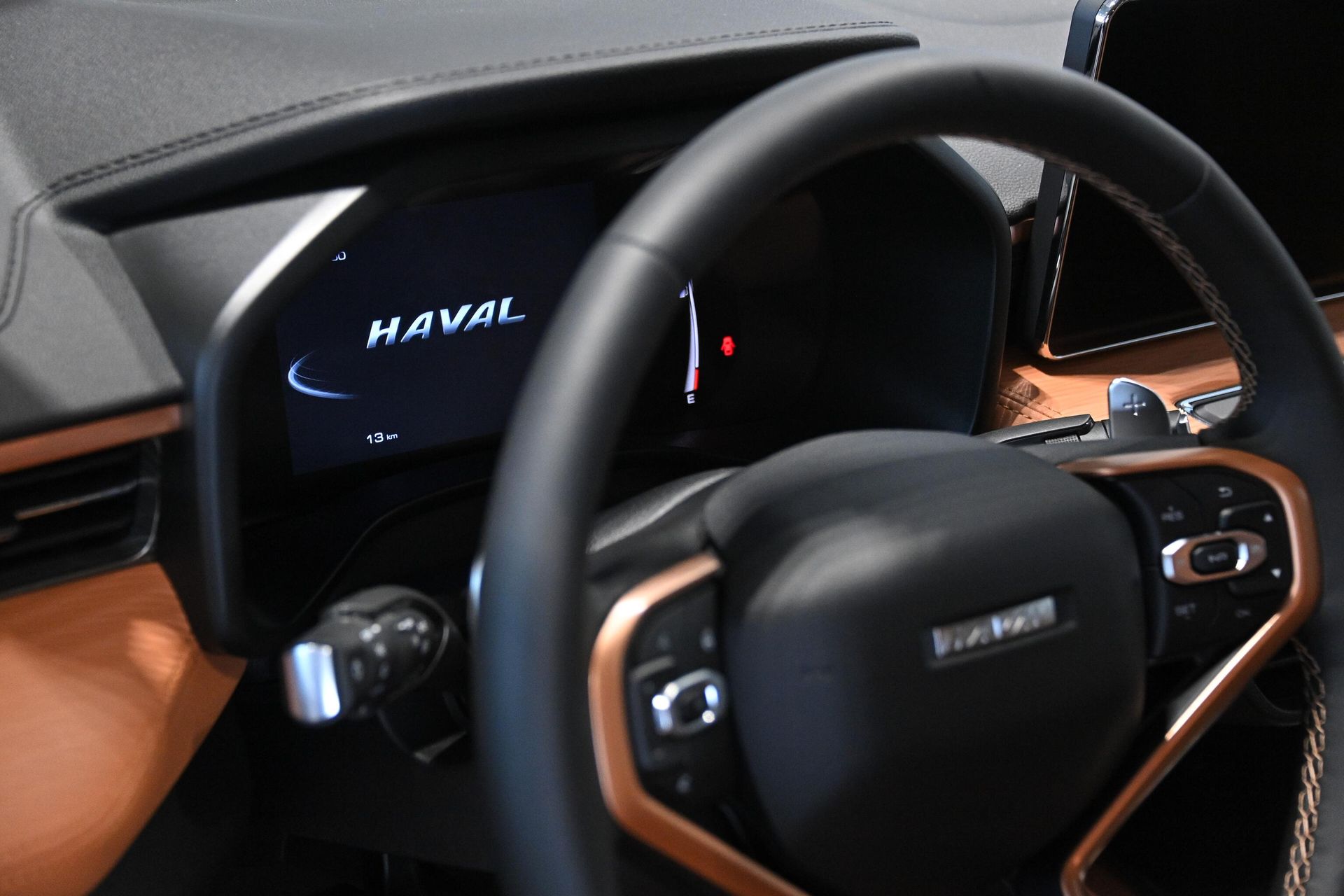 Китайский кроссовер Haval Jolion в автосалоне Favorit Motors в Москве Китайский кроссовер Haval Jolion в автосалоне Favorit Motors в Москве - РИА Новости, 1920, 04.02.2025
