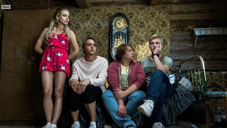 Кадр из сериала Жуки