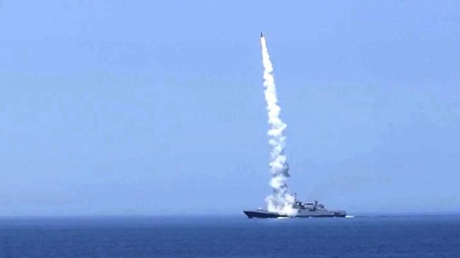 Пуски ракет морского базирования по украинским объектам военного управления, связи и энергетики