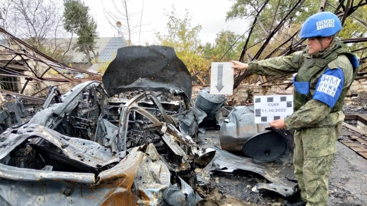 Последствия обстрела вооруженными формированиями Украины города Стаханов (ЛНР) Последствия обстрела вооруженными формированиями Украины города Стаханов (ЛНР) - РИА Новости, 1920, 11.10.2022