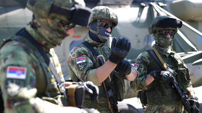 Военнослужащие ВС Сербии
