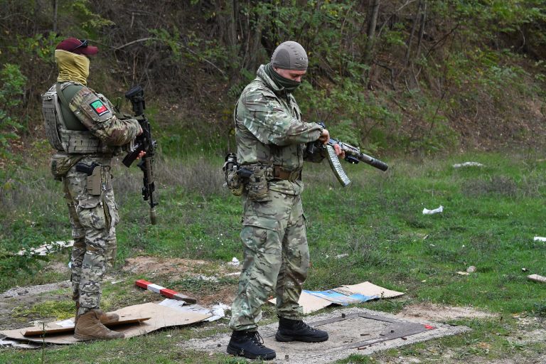 Военнослужащие добровольческого батальона имени Судоплатова на занятиях по стрельбе из боевого оружия на полигоне в Запорожской области Военнослужащие добровольческого батальона имени Судоплатова на занятиях по стрельбе из боевого оружия на полигоне в Запорожской области