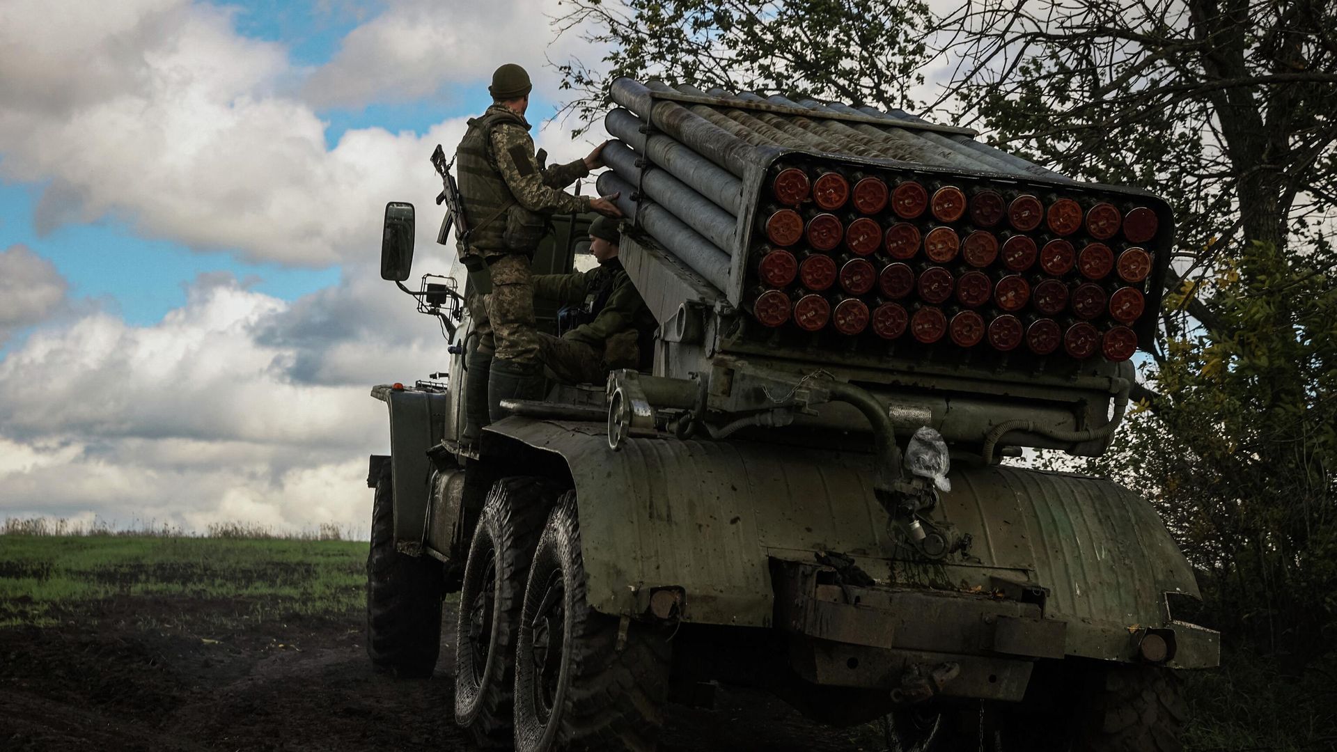 Украинская реактивная система залпового огня БМ-21 Град Украинская реактивная система залпового огня БМ-21 Град - РИА Новости, 1920, 15.10.2022