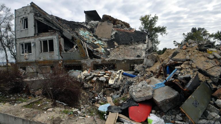 Разрушенное здание в окрестностях Энергодара Разрушенное здание в окрестностях Энергодара
