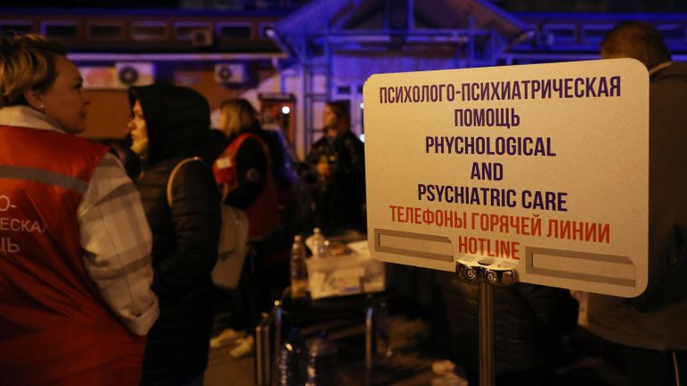 Мобильный центр психолого-психиатрической помощи неподалеку от места падения сверхзвукового истребителя-бомбардировщика Су-34 в Ейске Мобильный центр психолого-психиатрической помощи неподалеку от места падения сверхзвукового истребителя-бомбардировщика Су-34 в Ейске