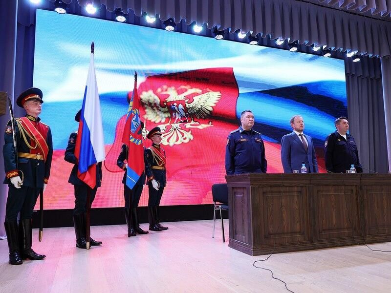 Губернатор Виктор Томенко вручил награды Алтайского края бойцам Росгвардии за успешное выполнение задач в зоне специальной военной операции Губернатор Виктор Томенко вручил награды Алтайского края бойцам Росгвардии за успешное выполнение задач в зоне специальной военной операции - РИА Новости, 1920, 19.10.2022