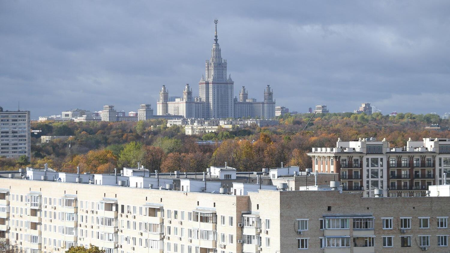 Вид на Московский государственный университет имени М. В. Ломоносова - РИА Новости, 1920, 20.10.2025