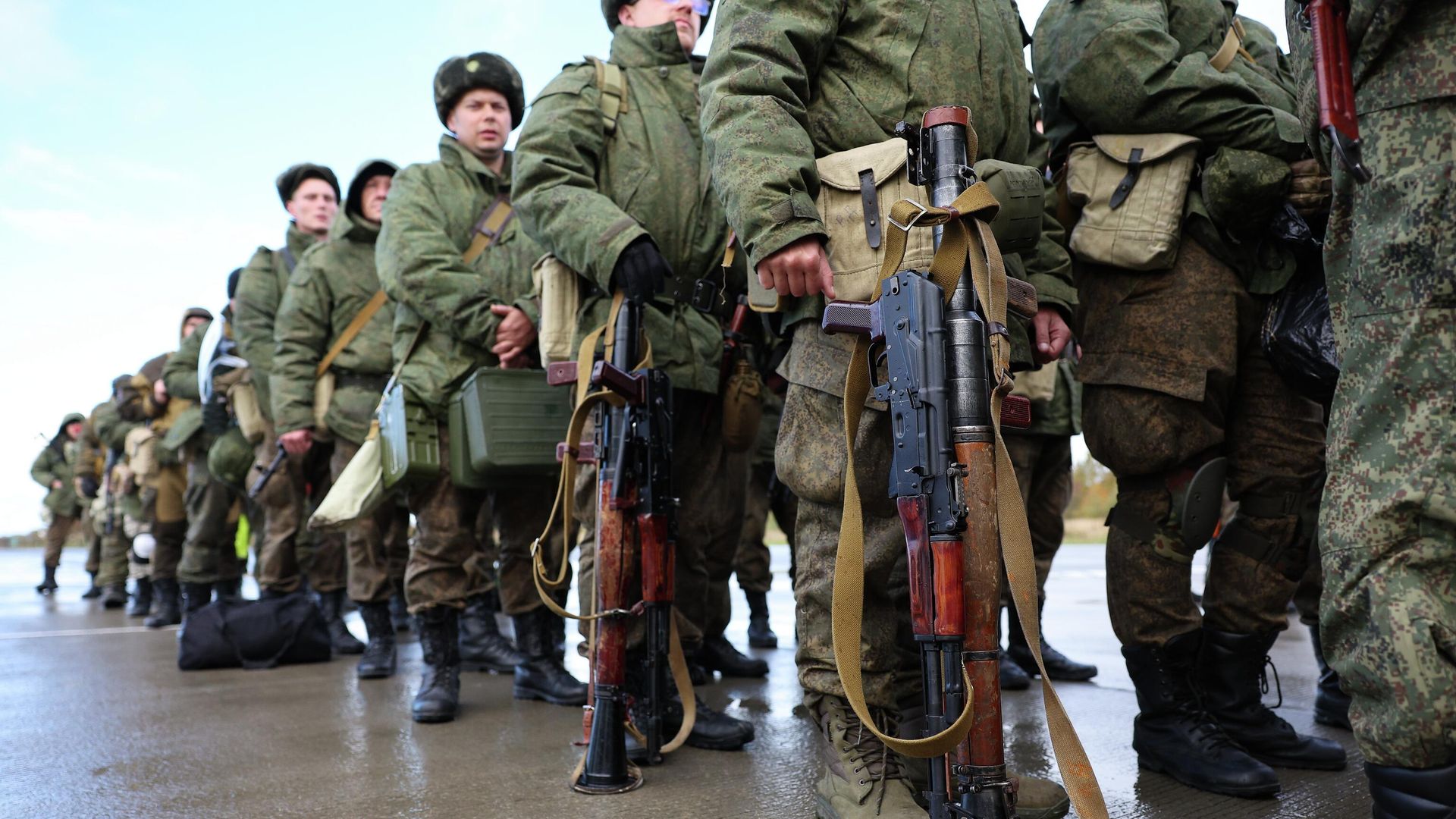 Отправка мобилизованных военнослужащих, прошедших полный цикл обучения, на Украину - РИА Новости, 1920, 20.10.2022