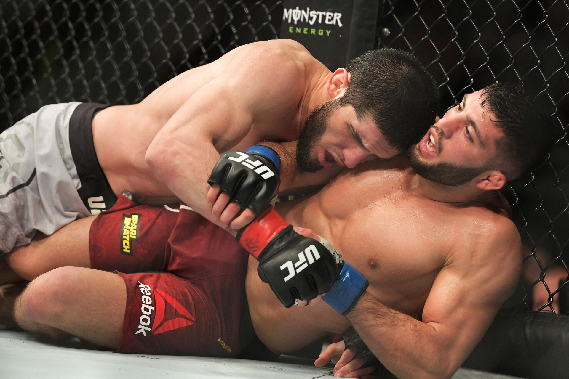 Бой на UFC Fight Night в Санкт-Петербурге Бой на UFC Fight Night в Санкт-Петербурге - РИА Новости, 1920, 16.01.2025