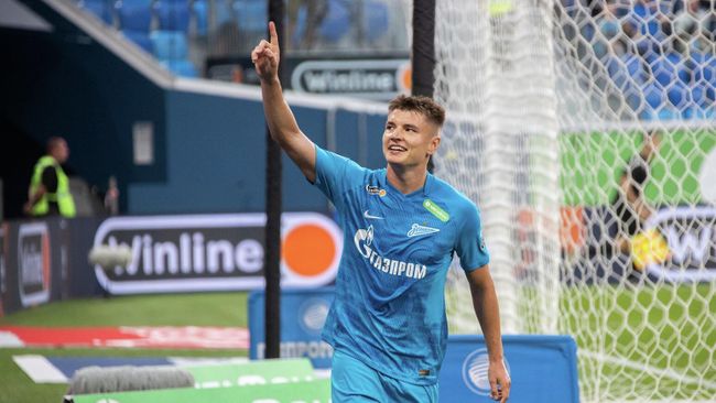 Полузащитник Зенита Андрей Мостовой