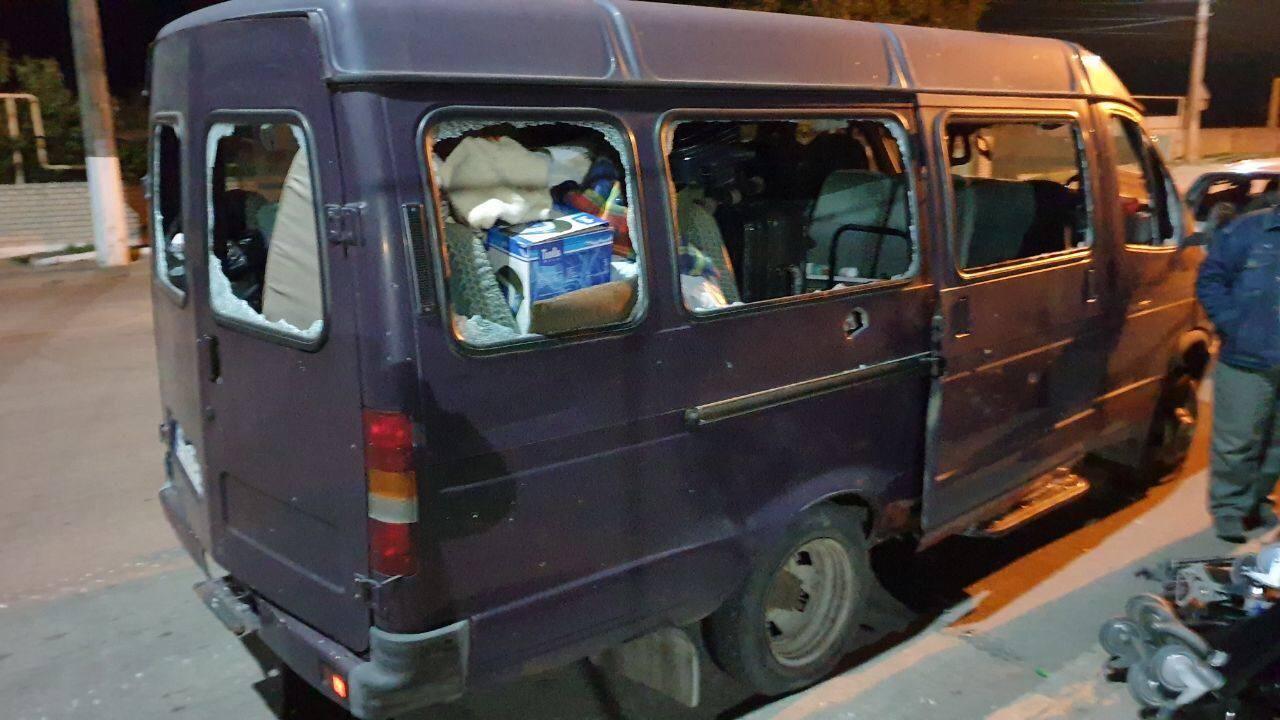 Автомобиль, попавший под обстрел переправы в Херсонской области Автомобиль, попавший под обстрел переправы в Херсонской области - РИА Новости, 1920, 21.10.2022