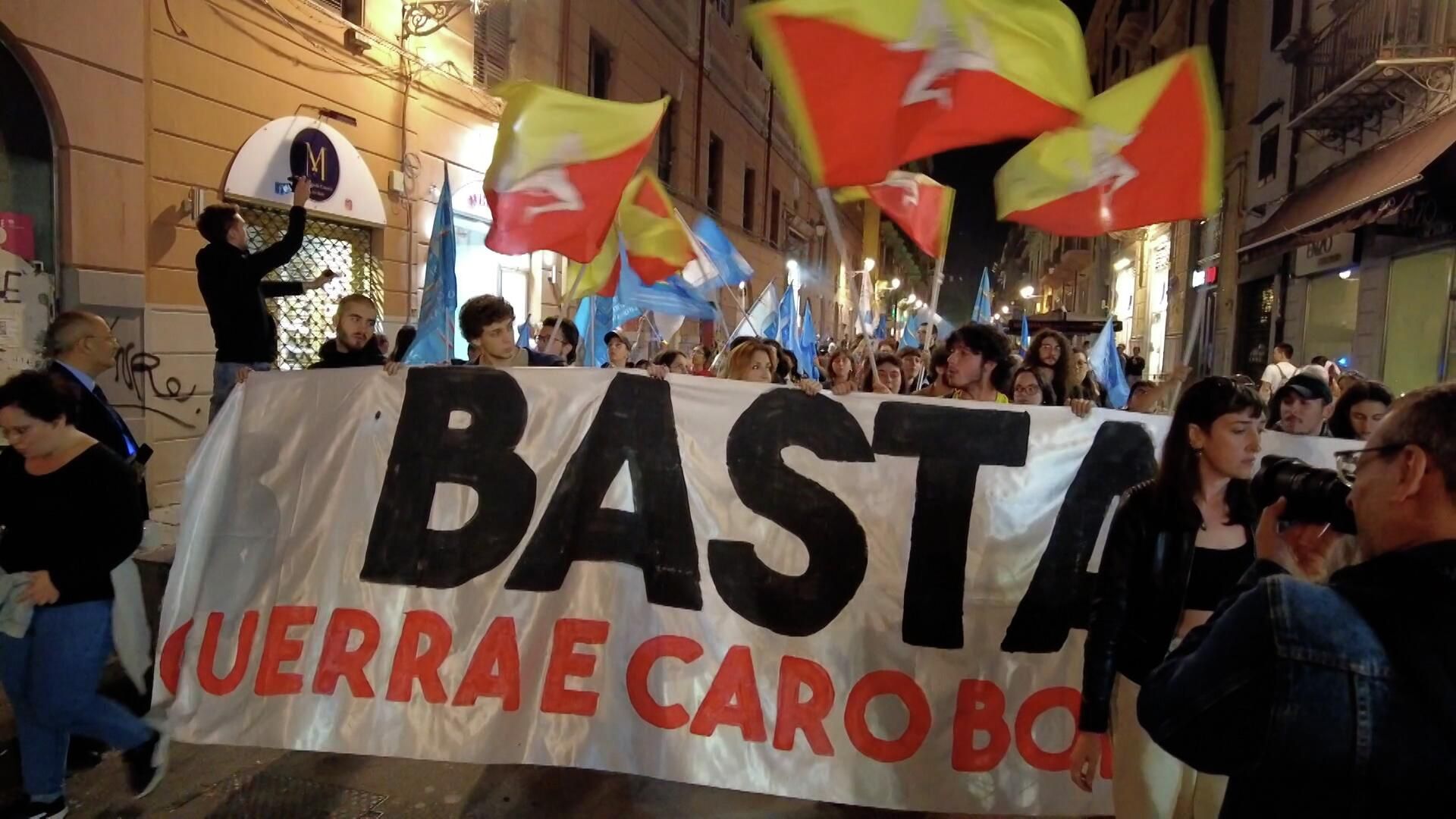 Цены растут на все. Акция протеста в Палермо Цены растут на все. Акция протеста в Палермо - РИА Новости, 1920, 23.10.2022