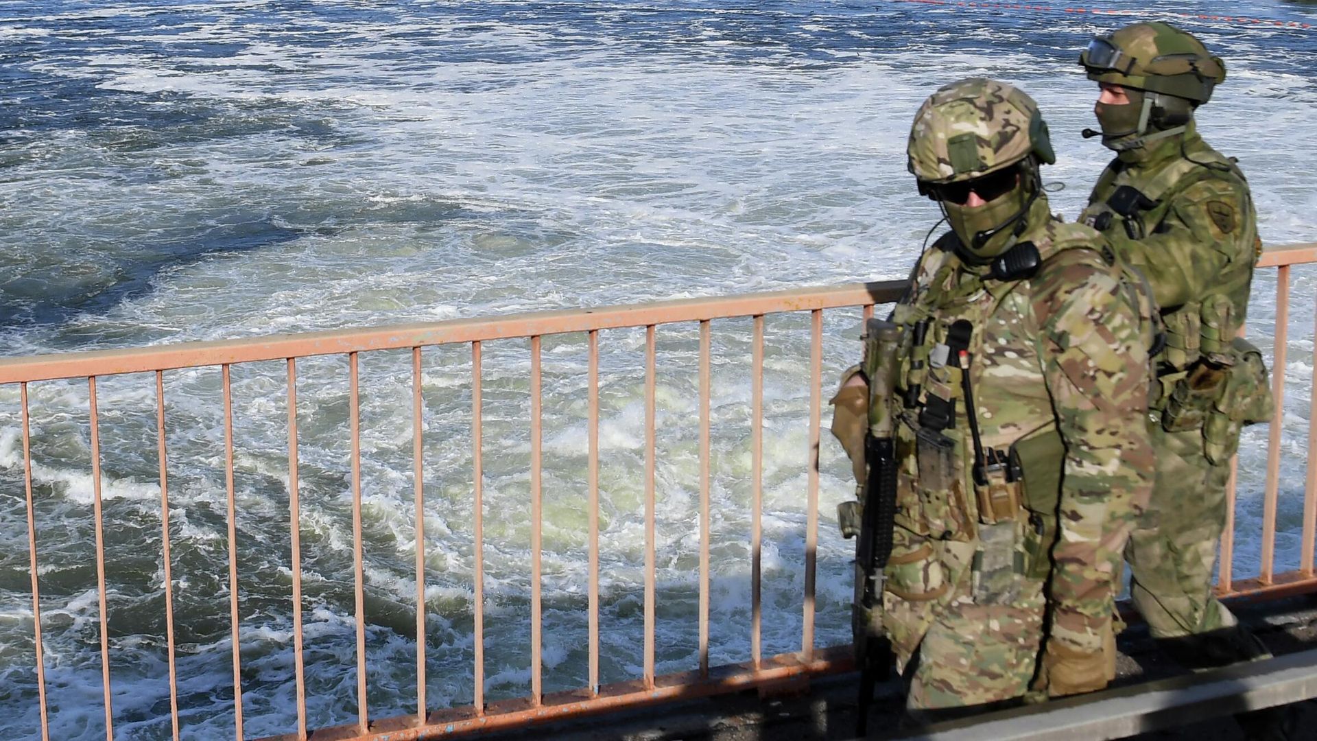 Военнослужащие ВС России на дамбе Северо-Крымского канала в Херсонской области - РИА Новости, 1920, 10.03.2023