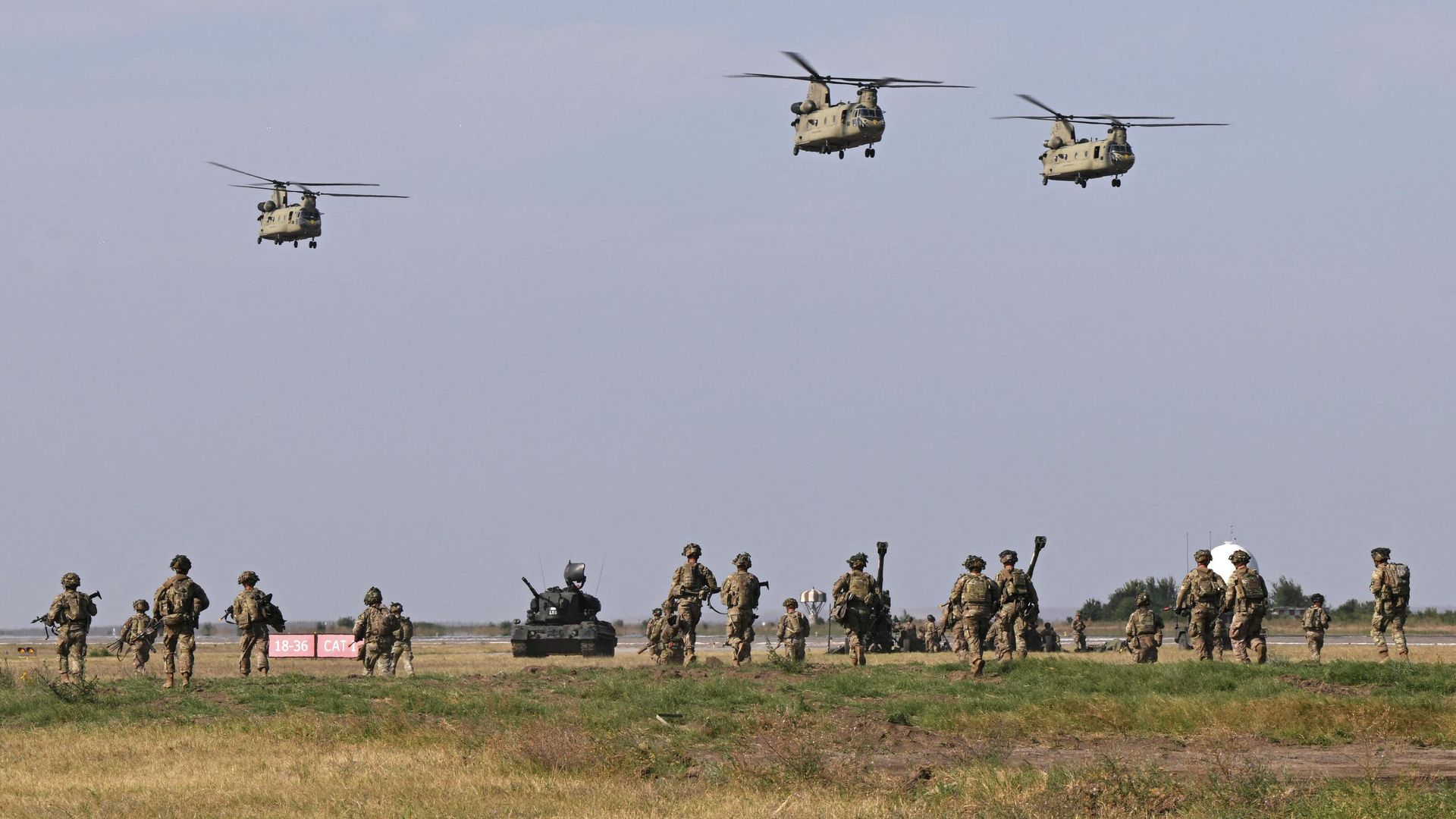Военнослужащие 101-й воздушно-десантной дивизии США Военнослужащие 101-й воздушно-десантной дивизии США - РИА Новости, 1920, 26.10.2022