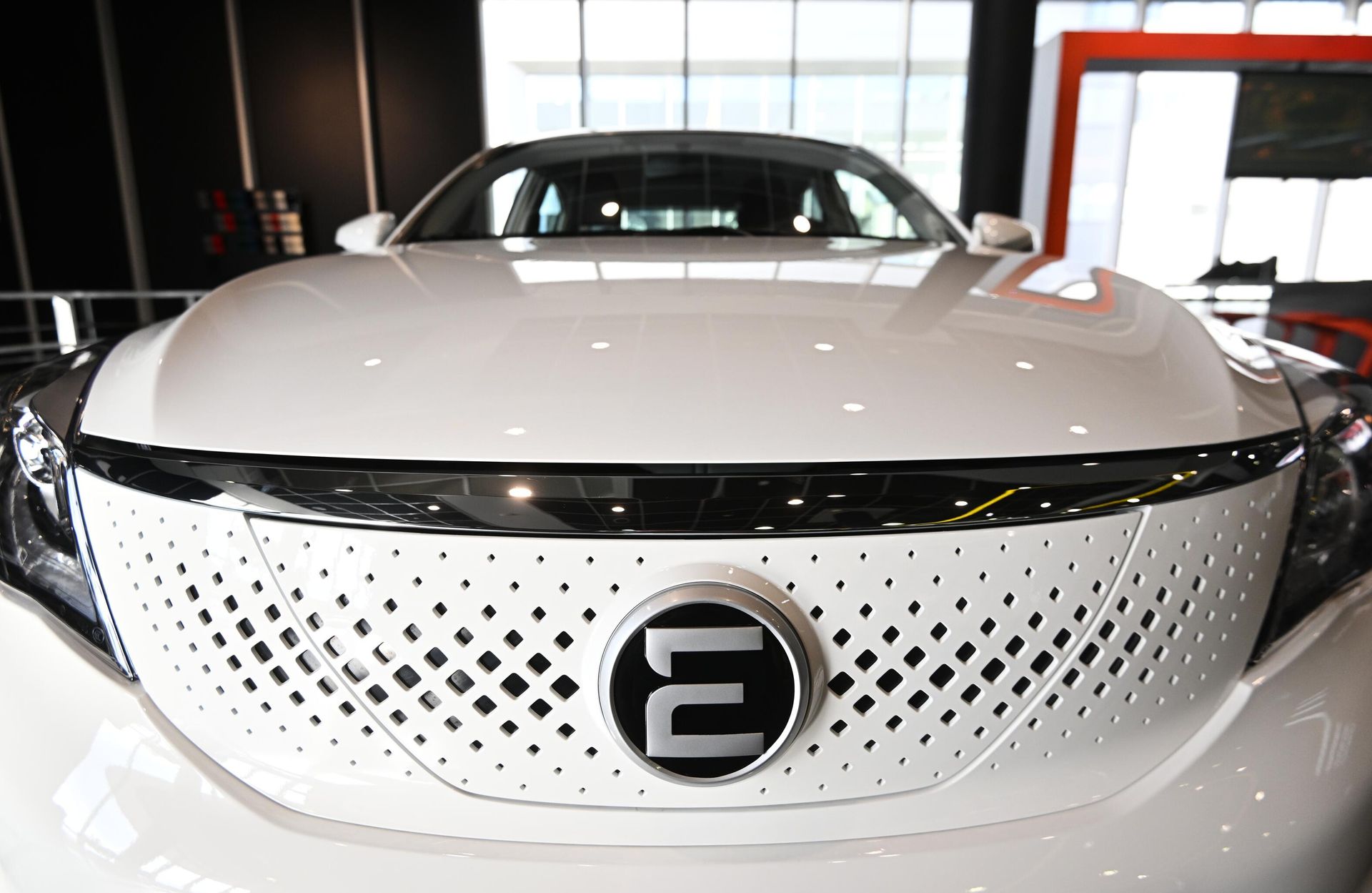 Электроседан Evolute i-Pro в дилерском центре Авилон в Москве Электроседан Evolute i-Pro в дилерском центре Авилон в Москве - РИА Новости, 1920, 26.10.2022