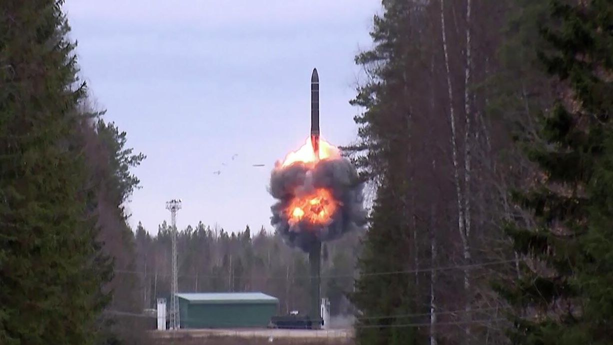 Запуск межконтинентальной баллистической ракеты РС-24 Ярс Запуск межконтинентальной баллистической ракеты РС-24 Ярс - РИА Новости, 1920, 02.03.2023