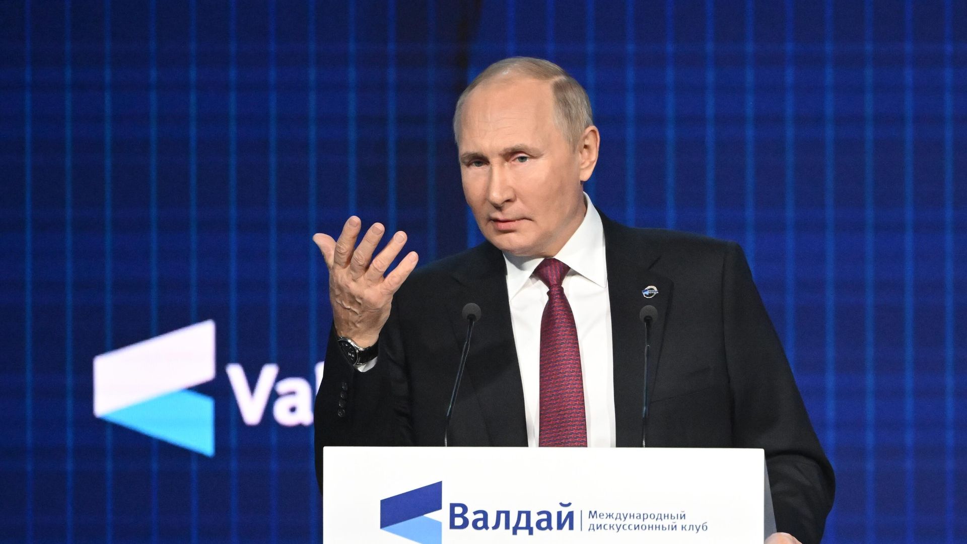 Президент РФ Владимир Путин на заседании XIX Ежегодного заседания Международного дискуссионного клуба Валдай Президент РФ Владимир Путин на заседании XIX Ежегодного заседания Международного дискуссионного клуба Валдай - РИА Новости, 1920, 28.10.2022