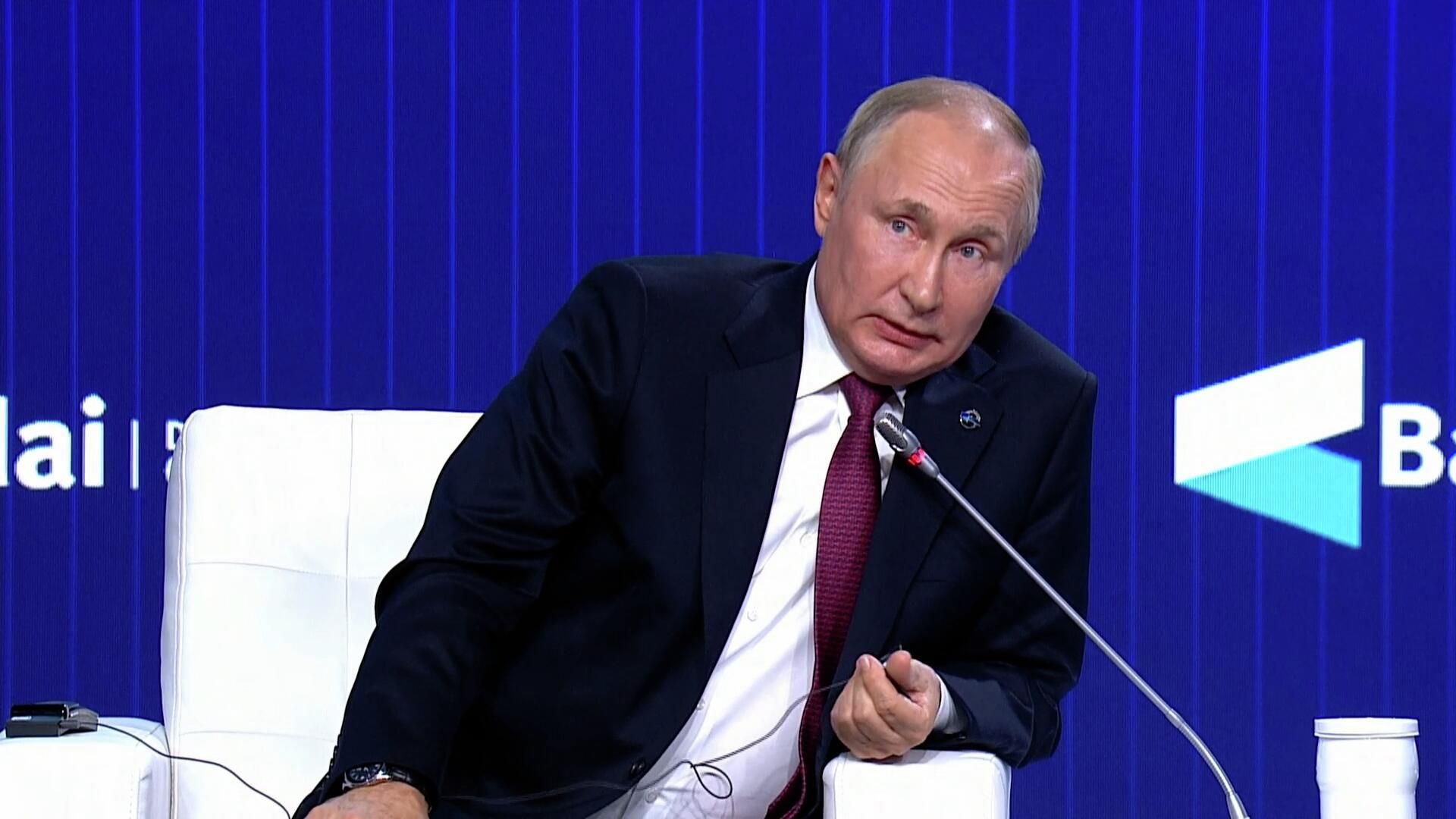 Путин: Номинальные доходы граждан растут, а реальные – стали пониже - РИА Новости, 1920, 27.10.2022
