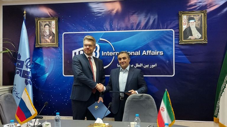 Информационное агентство и радио Sputnik и Гостелерадио Ирана (IRIB) подписали партнерское соглашение в рамках визита представителей агентства в Тегеран Информационное агентство и радио Sputnik и Гостелерадио Ирана (IRIB) подписали партнерское соглашение в рамках визита представителей агентства в Тегеран