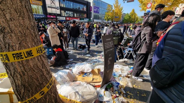 В Южной Корее объявлен общенациональный траур в связи с давкой в Сеуле В Южной Корее объявлен общенациональный траур в связи с давкой в Сеуле