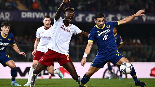 Тэмми Абрахам (слева) и Корай Гюнтер Тэмми Абрахам (слева) и Корай Гюнтер