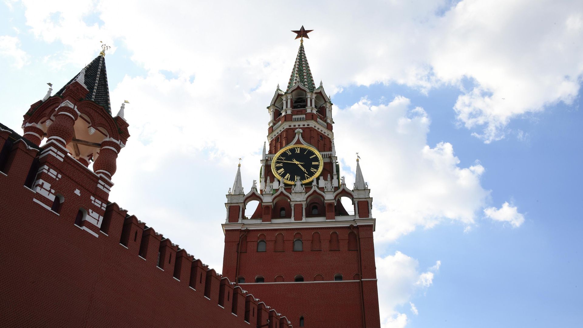 Спасская и Царская башни Московского Кремля Спасская и Царская башни Московского Кремля - РИА Новости, 1920, 05.09.2023