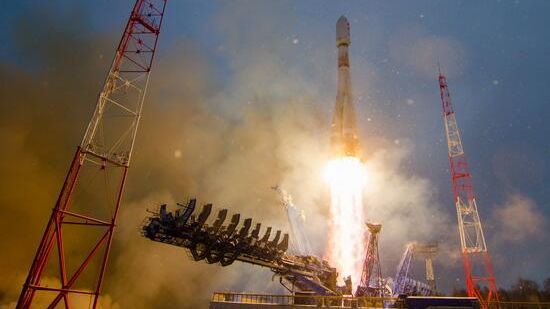 Запуск ракеты-носителя среднего класса Союз-2.1б с космическим аппаратом Министерства обороны РФ со стартовой площадки космодрома Плесецк. 2 ноября 2022 - РИА Новости, 1920, 02.11.2022