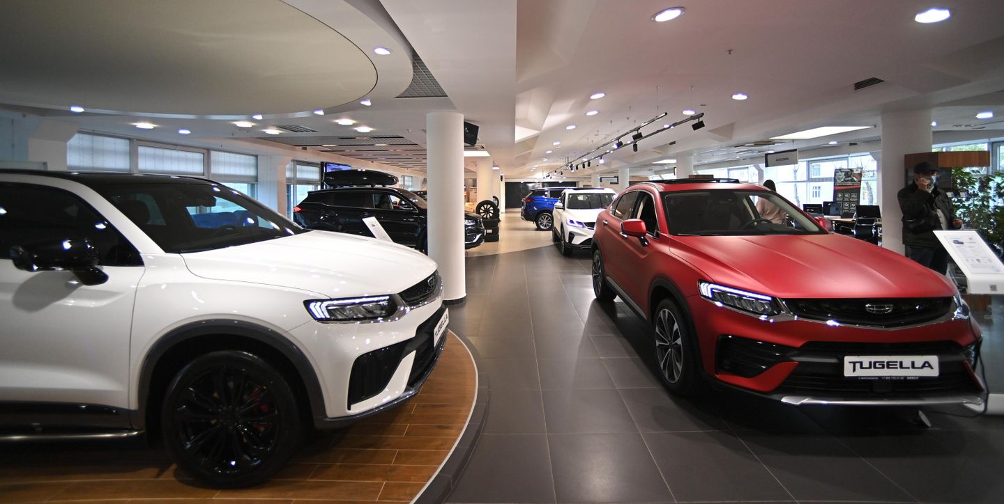 Продажа автомобилей в официальном дилерском центре Geely АвтоСпецЦентр в Москве