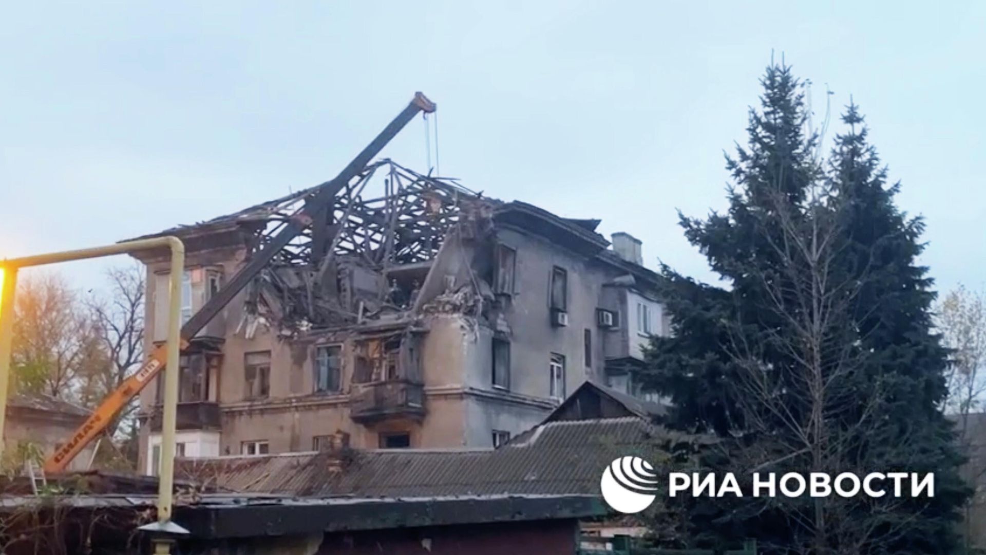 Последствия обстрела Макеевки со стороны ВСУ. Кадр видео Последствия обстрела Макеевки со стороны ВСУ. Кадр видео - РИА Новости, 1920, 04.11.2022