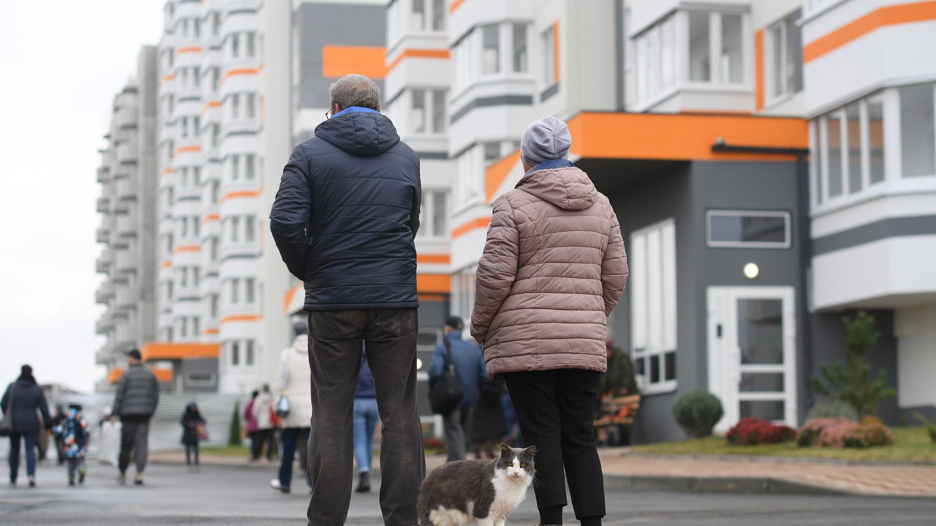 Жители новых квартир в районе Черемушки города Мариуполя Жители новых квартир в районе Черемушки города Мариуполя - РИА Новости, 1920, 25.11.2022