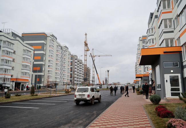 Новые жилые дома в районе Черемушки города Мариуполя Новые жилые дома в районе Черемушки города Мариуполя