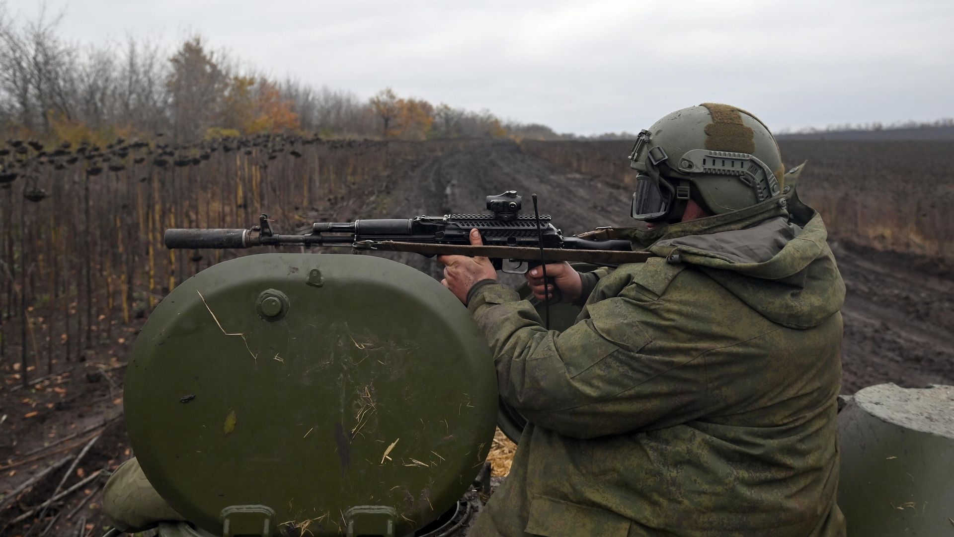 Военнослужащий  ВС РФ выполняет боевую задачу в Харьковской области - РИА Новости, 1920, 12.09.2026