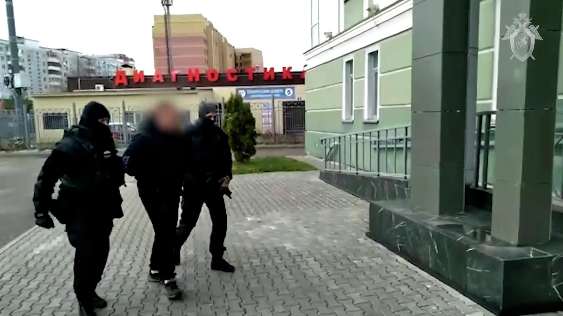 Кадры задержания фигурантов уголовного дела по пожару в кафе Костромы Кадры задержания фигурантов уголовного дела по пожару в кафе Костромы - РИА Новости, 1920, 05.11.2022