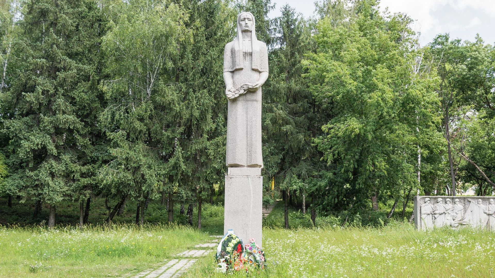 Мемориальный комплекс Скорбящая мать в молдавском городе Единцы Мемориальный комплекс Скорбящая мать в молдавском городе Единцы - РИА Новости, 1920, 05.11.2022