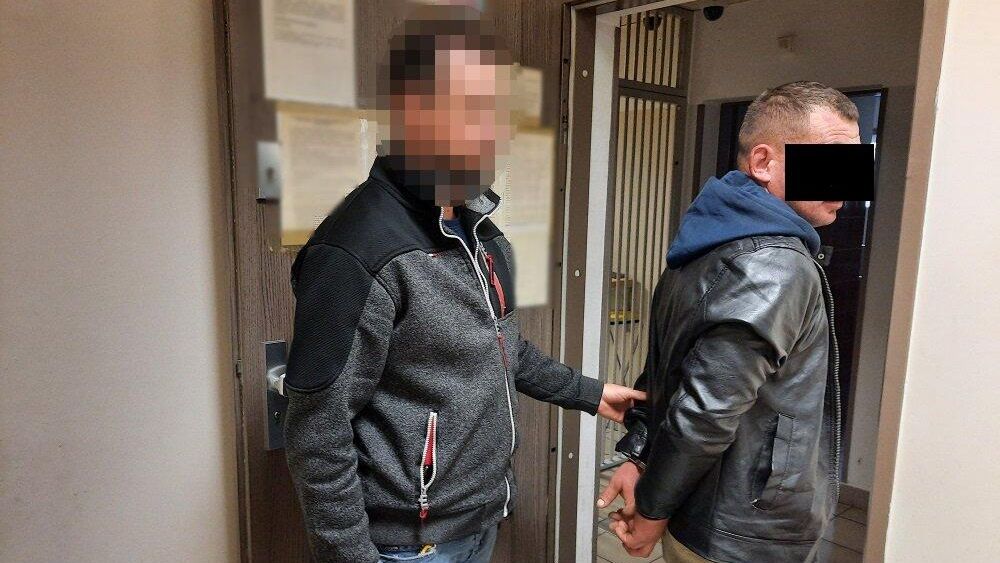 30-летнего мужчину задержали в нетрезвом виде за рулем катафалка в Варшаве, Польша 30-летнего мужчину задержали в нетрезвом виде за рулем катафалка в Варшаве, Польша - РИА Новости, 1920, 07.11.2022
