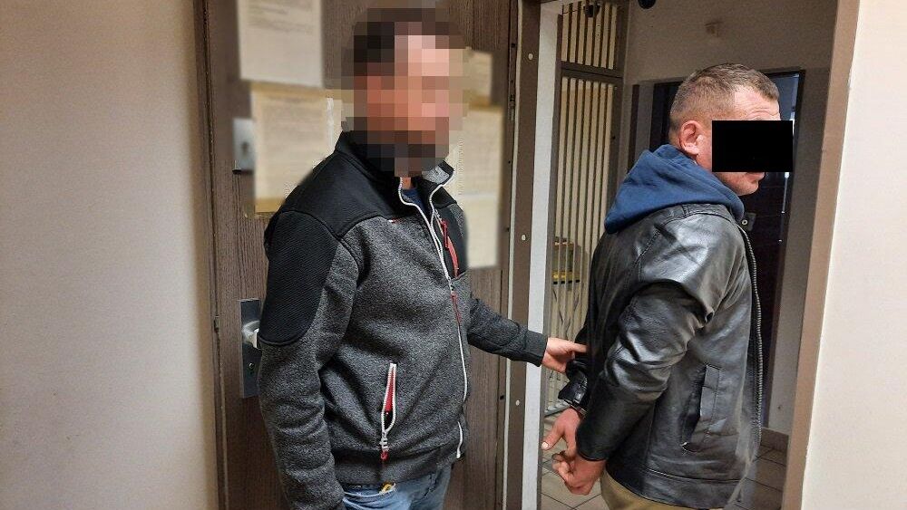 30-летнего мужчину задержали в нетрезвом виде за рулем катафалка в Варшаве, Польша 30-летнего мужчину задержали в нетрезвом виде за рулем катафалка в Варшаве, Польша - РИА Новости, 1920, 07.11.2022