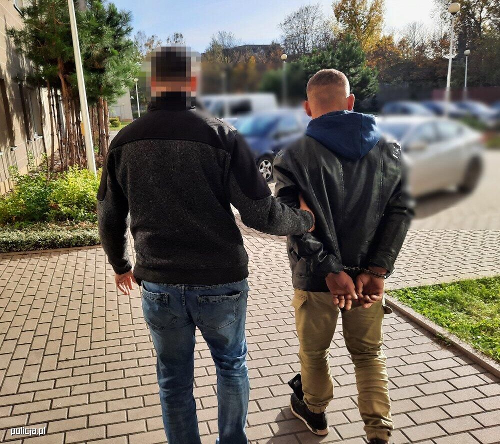 30-летнего мужчину задержали в нетрезвом виде за рулем катафалка в Варшаве, Польша 30-летнего мужчину задержали в нетрезвом виде за рулем катафалка в Варшаве, Польша - РИА Новости, 1920, 08.11.2022