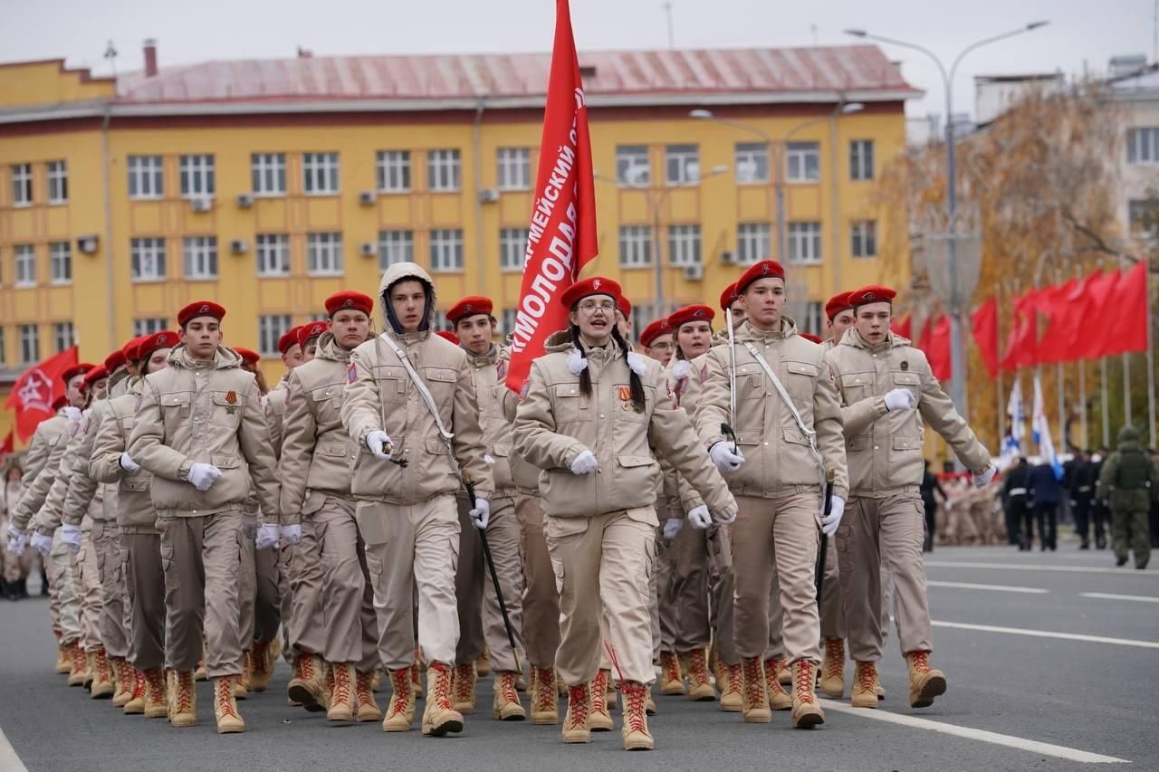 В Самаре прошел Парад Памяти - РИА Новости, 1920, 07.11.2022