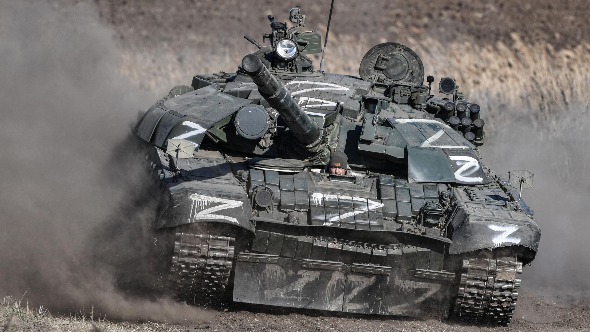 Танк Т-72 после ремонтных работ в полевых условиях Танк Т-72 после ремонтных работ в полевых условиях - РИА Новости, 1920, 28.11.2022