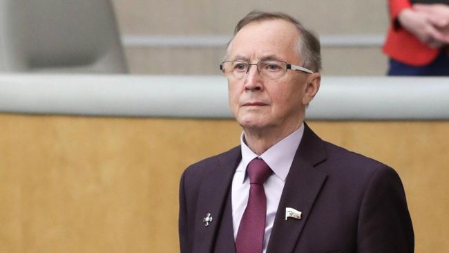 Первый заместитель председателя комитета Государственной Думы РФ по развитию гражданского общества, вопросам общественных и религиозных объединений Николай Бурляев на пленарном заседании Государственной Думы РФ