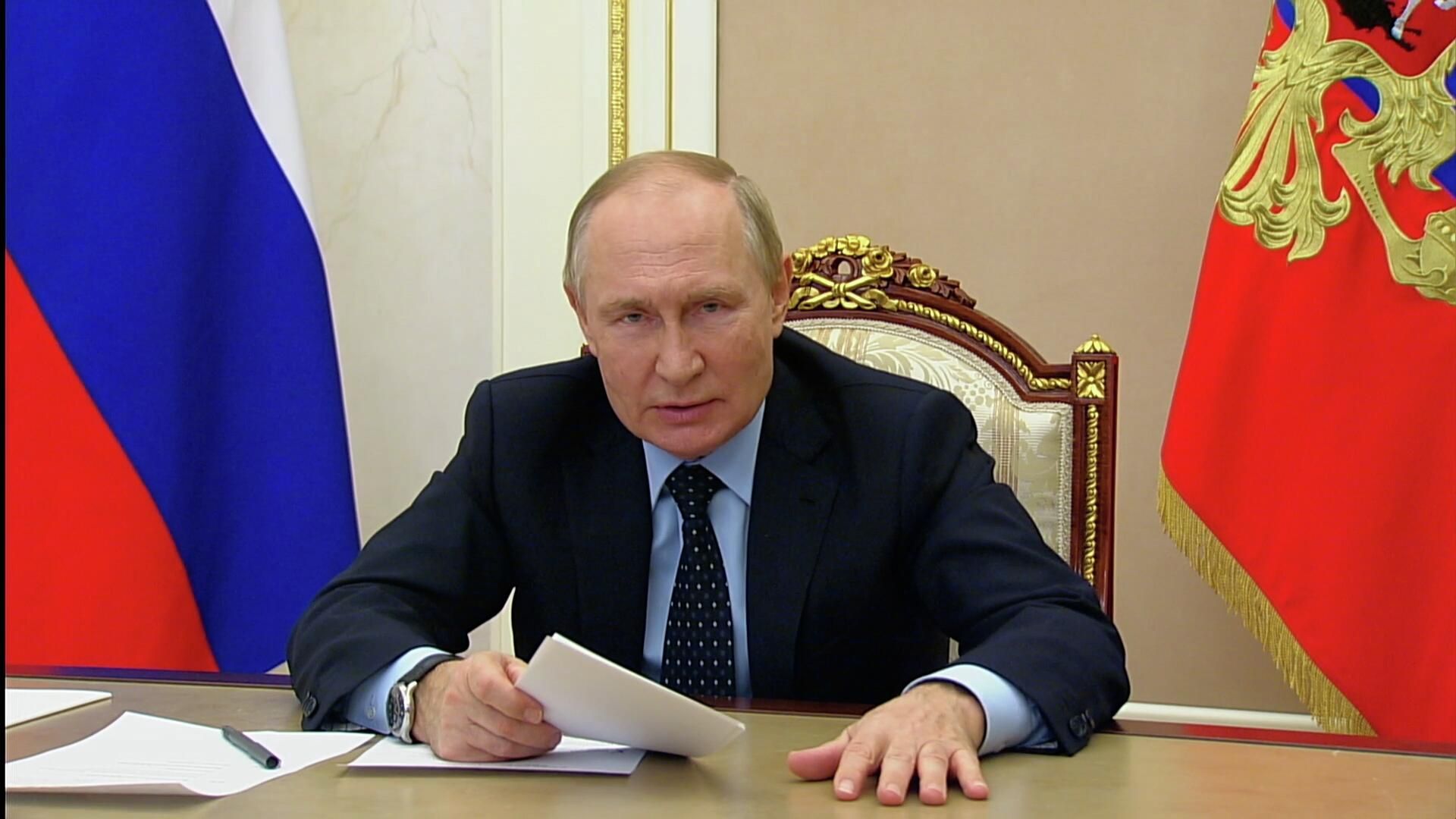 Путин: Прошу правительство представить ряд новых предложений по росту МРОТ Путин: Прошу правительство представить ряд новых предложений по росту МРОТ - РИА Новости, 1920, 08.11.2022