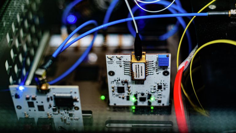 Оборудование в Квантовом центре МТУСИ Оборудование в Квантовом центре МТУСИ
