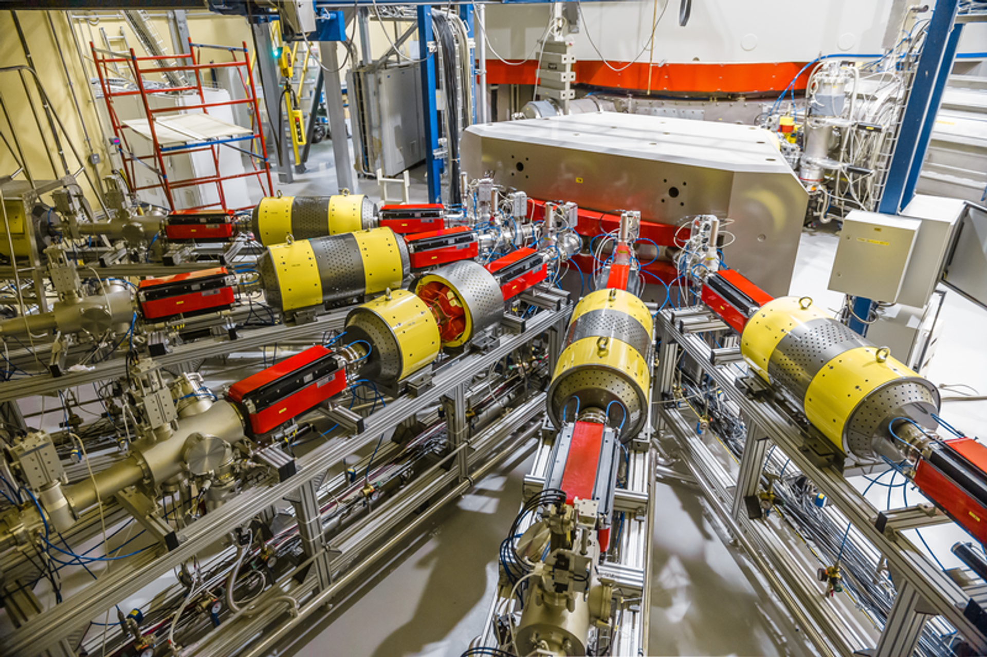 Установка ДЦ-280 для синтеза новых элементов таблицы Менделеева, Дубна